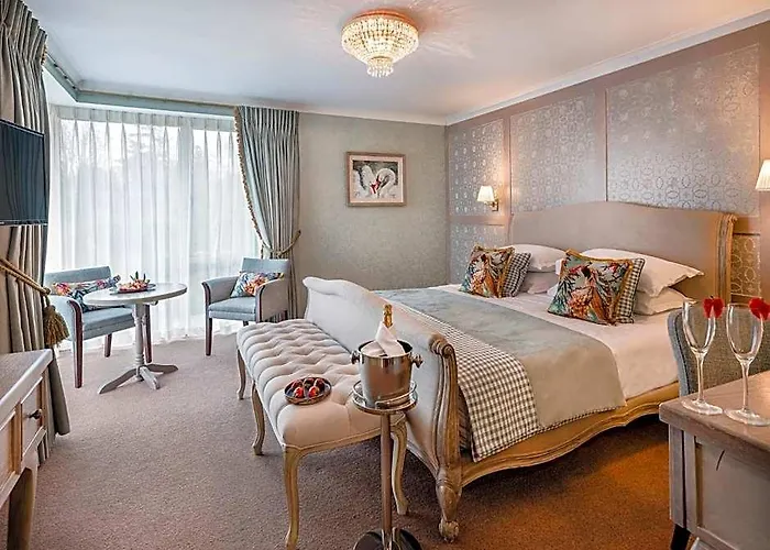 Avalon House Hotel