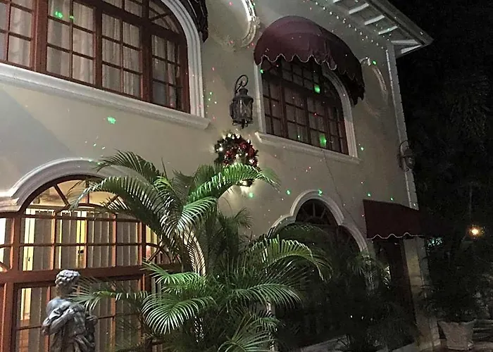 Rayon Hotel