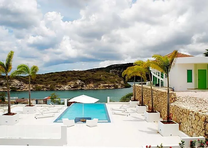 Piscadera Harbour Village