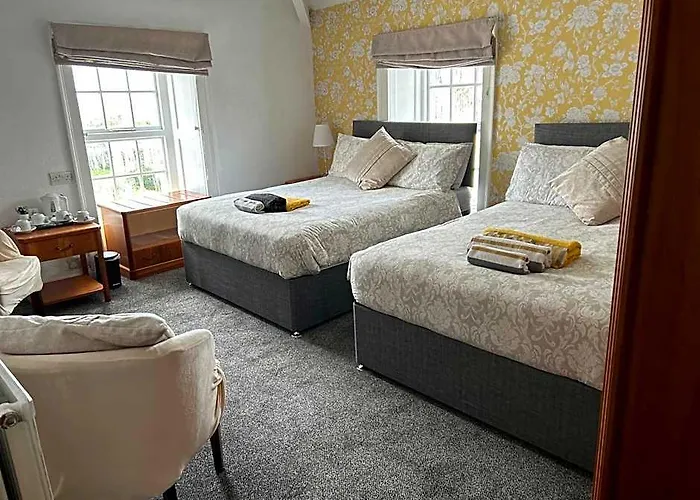 Holland Arms Hotel