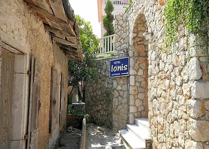 Ionis Hotel
