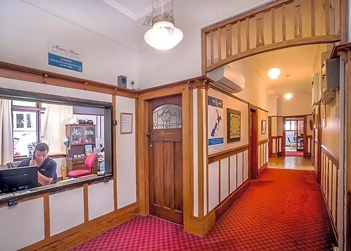 Manor On The Park Backpackers