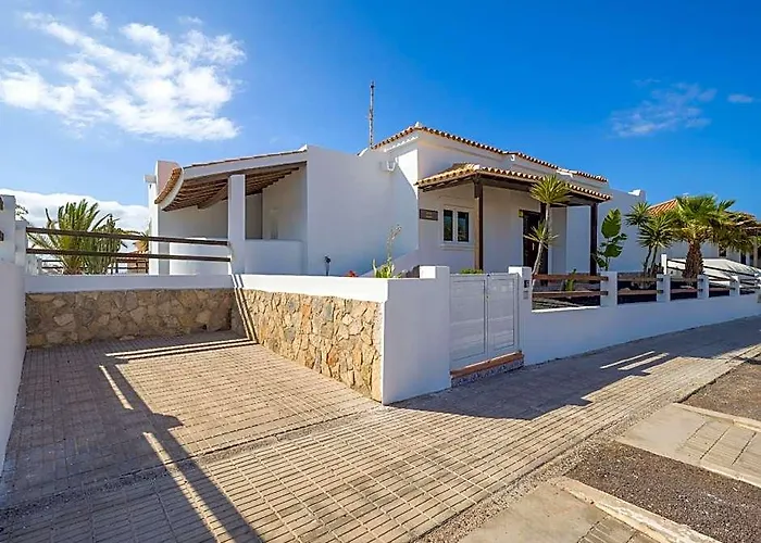 Villa Lobos With Private Swimming Pool - Homeforguest
