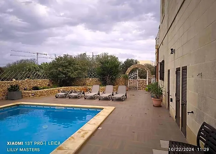 Country Views Villa Victoria