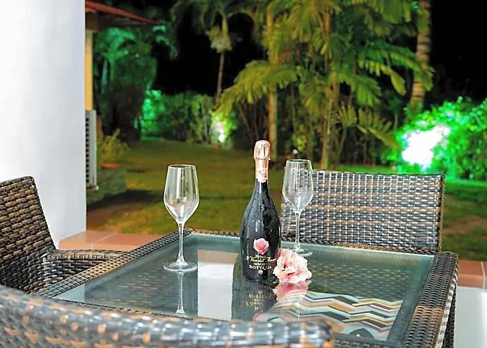 Praslin Paradise