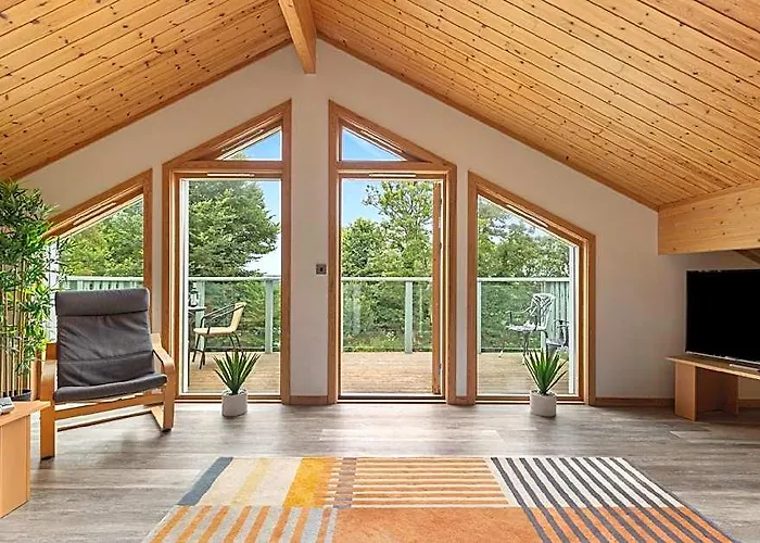 Everwyn Lodge - Woodland Lodge With Hot Tub