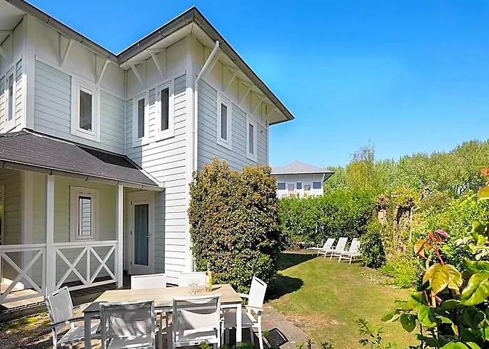 Villa In Cape Helius With Garden Terrace