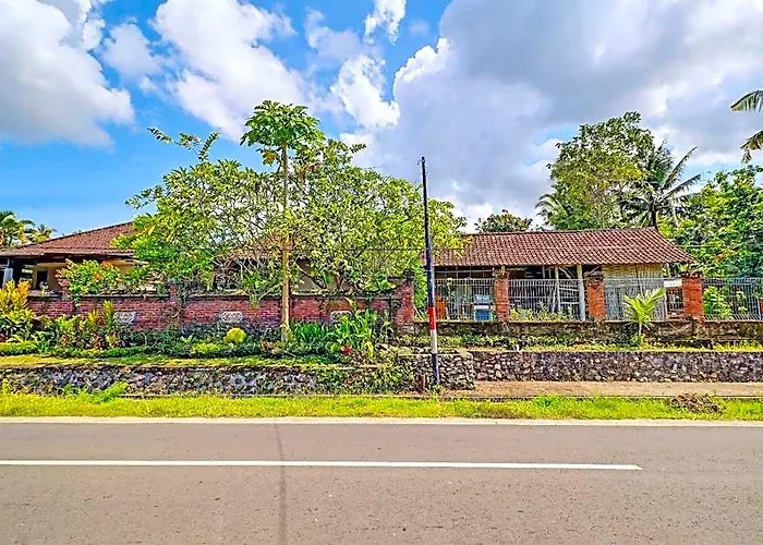 Hotel O Sekar Jagat Near Pantai Baluk Rening
