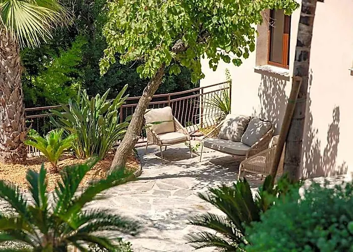 Tinah Saint-Tropez
