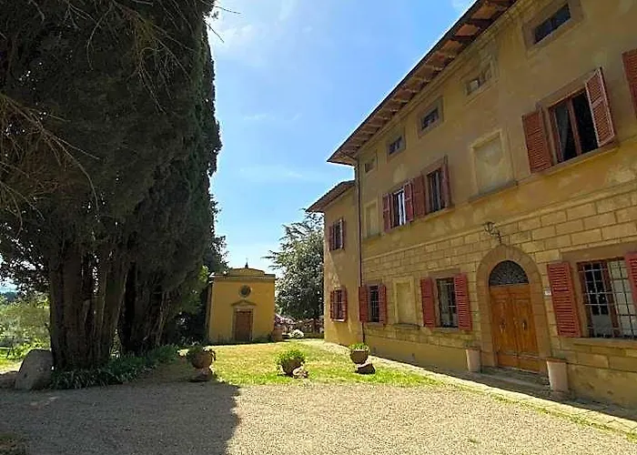 A Path Of Relaxation And History Between Vineyards And Olive Trees