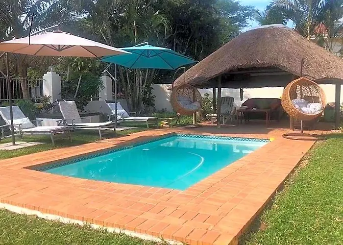 Ezulwini Guest House - Executive Double Room With Pool View, 2 Guests In Balito