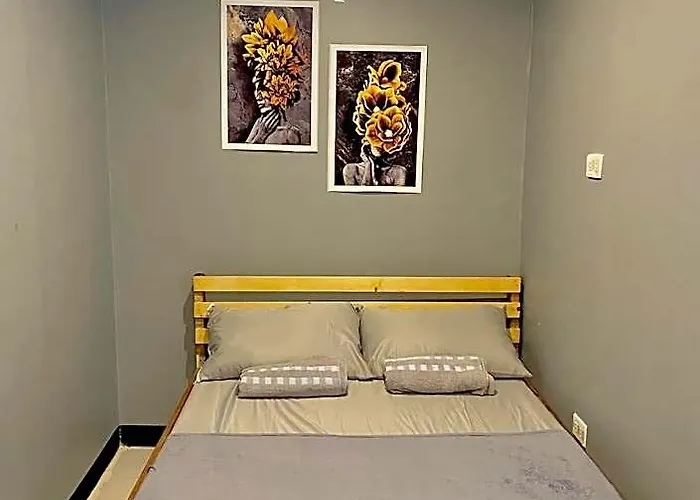 Mantilla Hostel