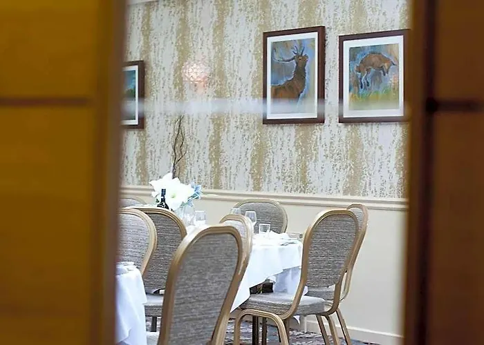 Ascot House Hotel