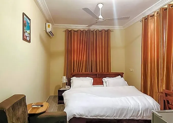 Senalli Hotel