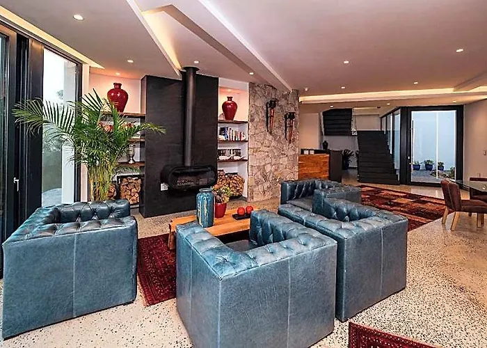 Boutique Ocean Views