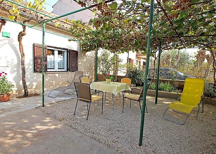 House 385