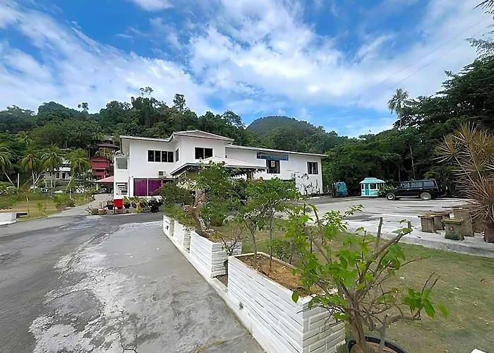 Analisa Beach Resort