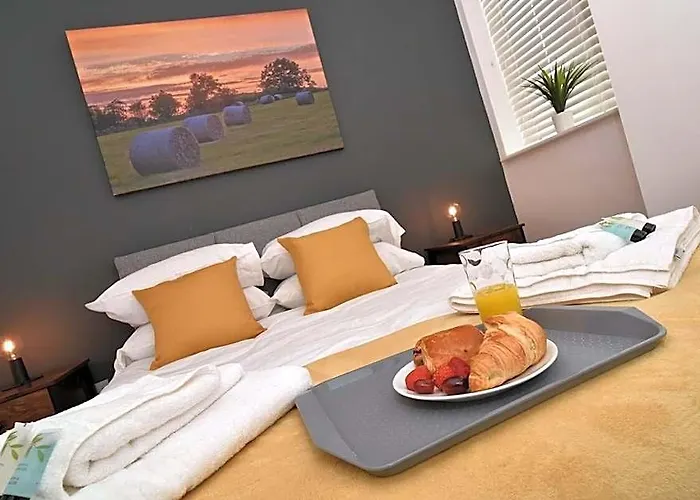 Chester Suite - Chester Road Apartments By
