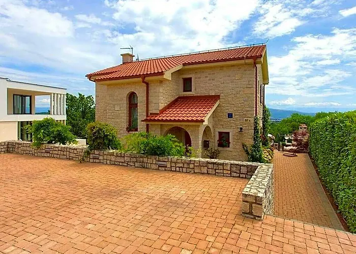 Maya Comfortable Holiday Residence