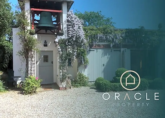 The Belltower Cottage By Oracle