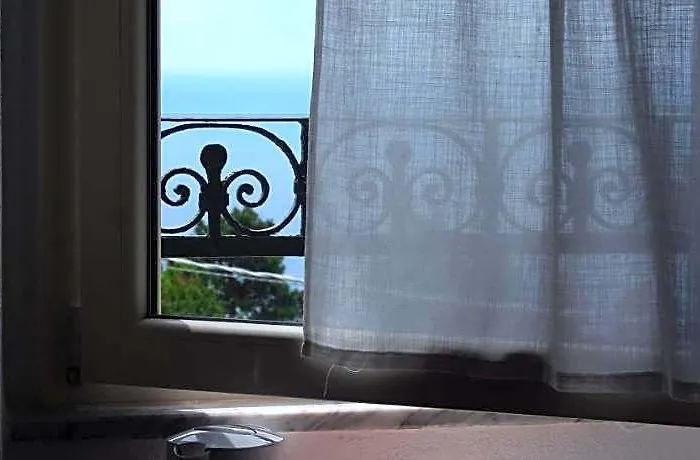 Maduneta 5 Terre Guesthouse