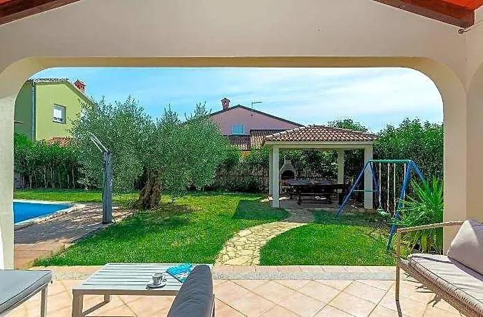 Villa Lucas Comfortable Holiday Residence