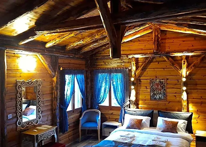 Antalya Bodrum Kayasi Dag Oteli