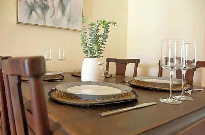 Cosy Cotswold Holiday Cottage