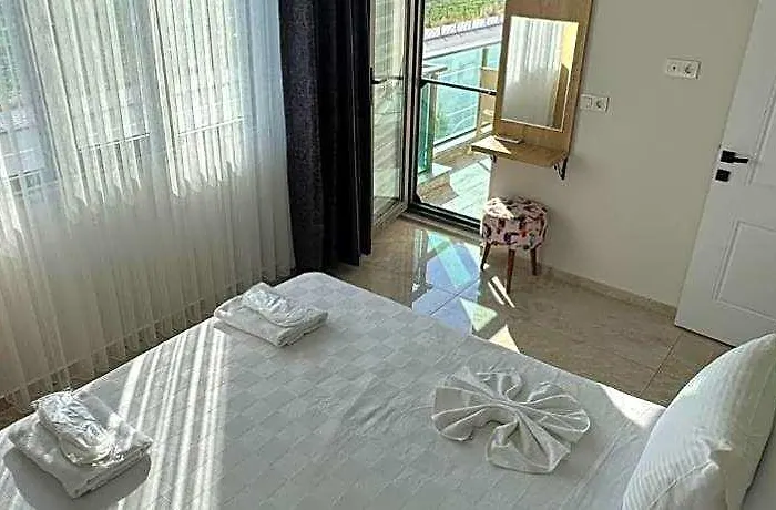The Brothers Suit Otel