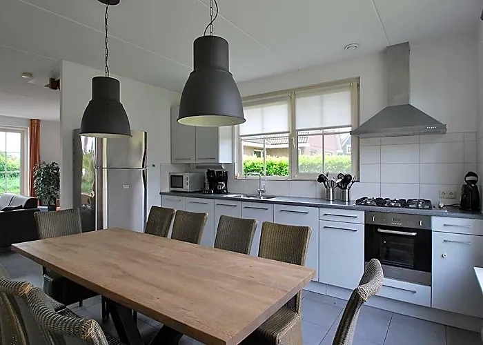 Villa With Whirlpool And Sauna In Makkum