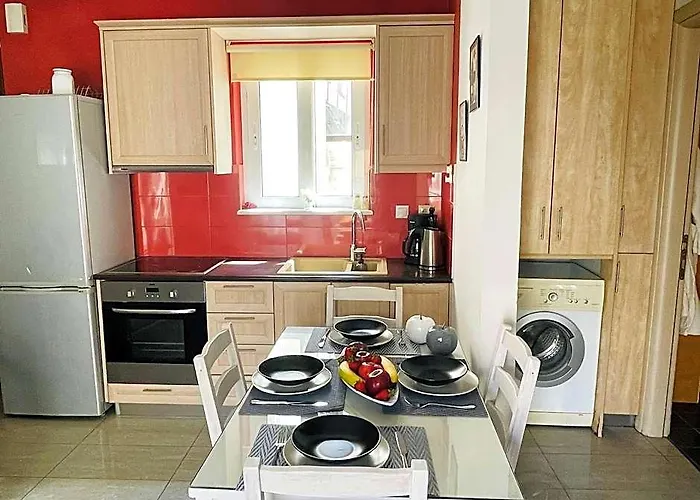 Cozy Nest - 2Min To Beach, 6Min Walk To Old Town