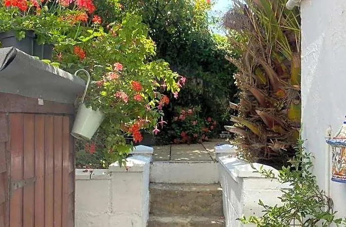 Lovely Private Accommodation With Own Garden