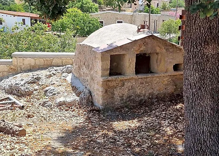 Potamos Guest House