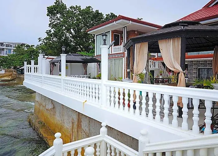 Reddoorz Plus @ Billys Resort Oslob