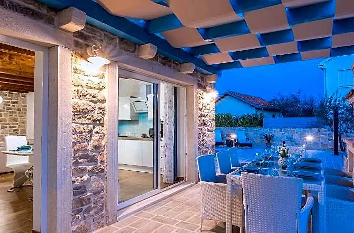 Private Pool Villa In Sukosan