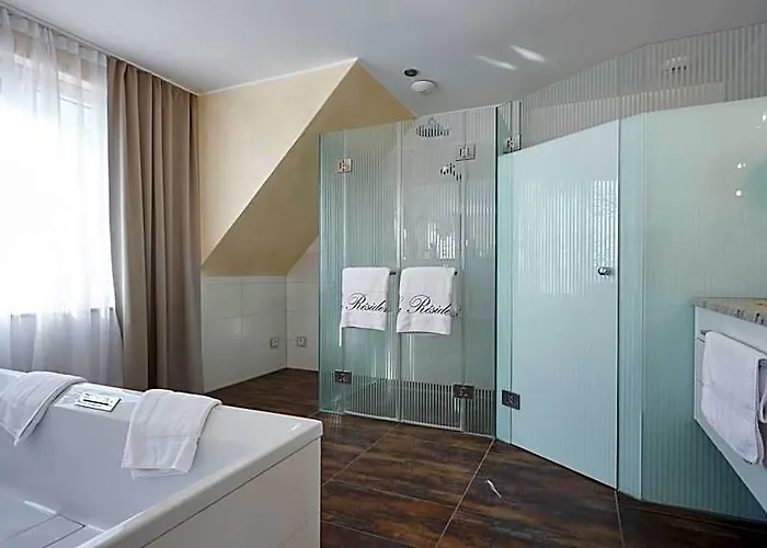 Kluet Hotel
