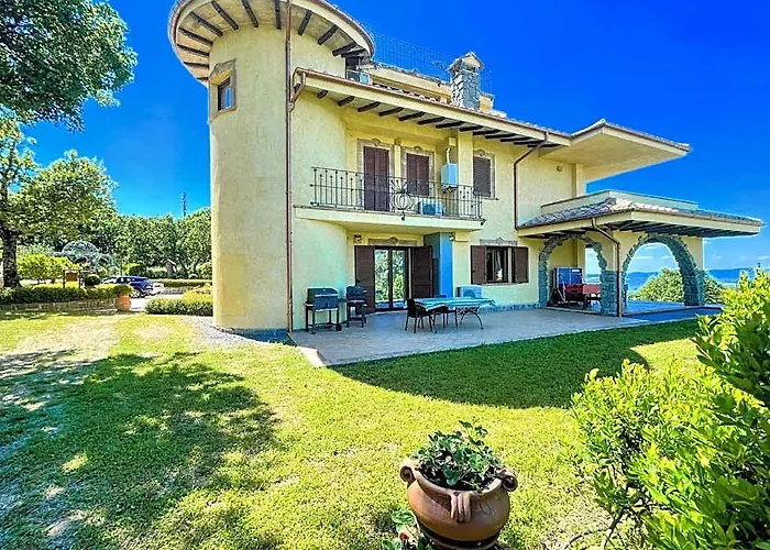 Pool And Jacuzzi - Charming Villa In Umbria