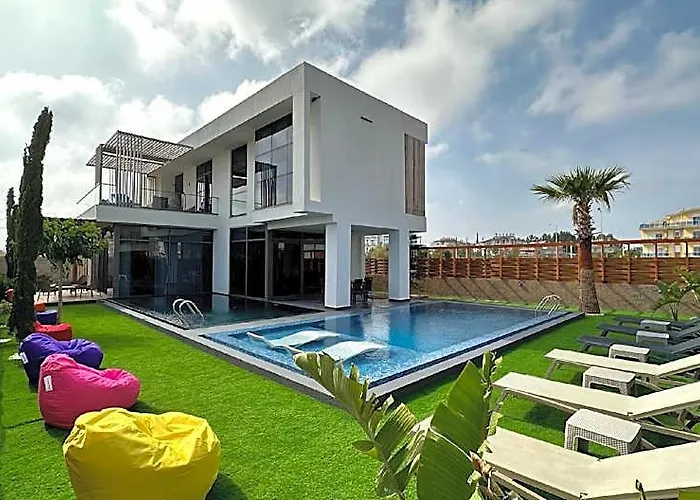 Premium Villa With Sea And Ozone Pool, Garden