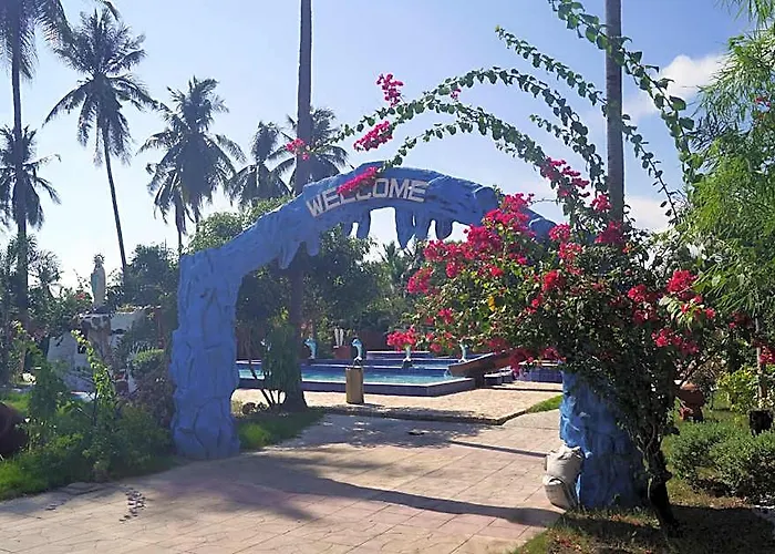 Hana-Natsu Resorts Pool & Hotel
