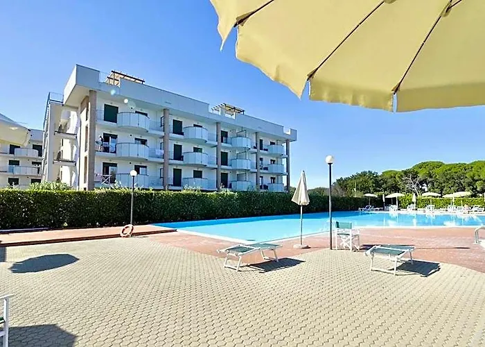 Apartments For 6 People, 2 Bedrooms, In Residence Mirto And Corbezzolo With Swimming Pool In San Vincenzo