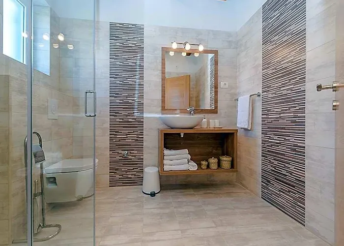 Private Pool Villa In Sukosan