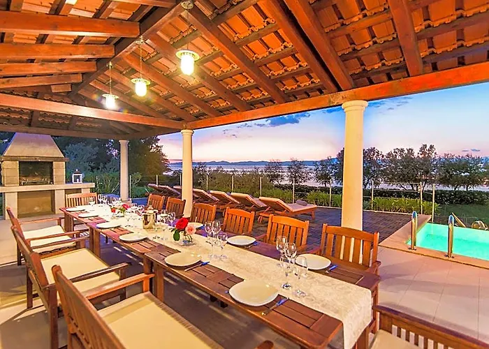 Beautiful Villa On The Island Of Brac With Infinity Pool, Beach At 30 Meters