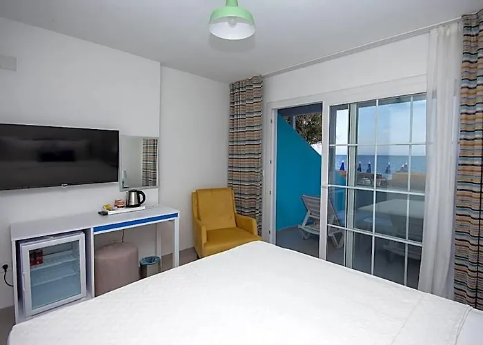 Mojo Otel Beach