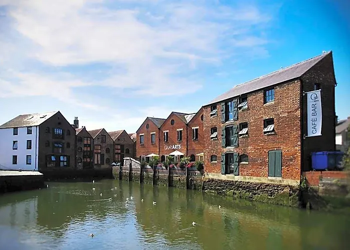 Calverts Hotel - Newport, Isle Of Wight - Return Car Ferry From 79 Pounds
