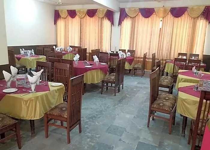 Hotel Deewan-E-Aziz International