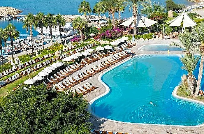 Coral Beach Hotel And Resort