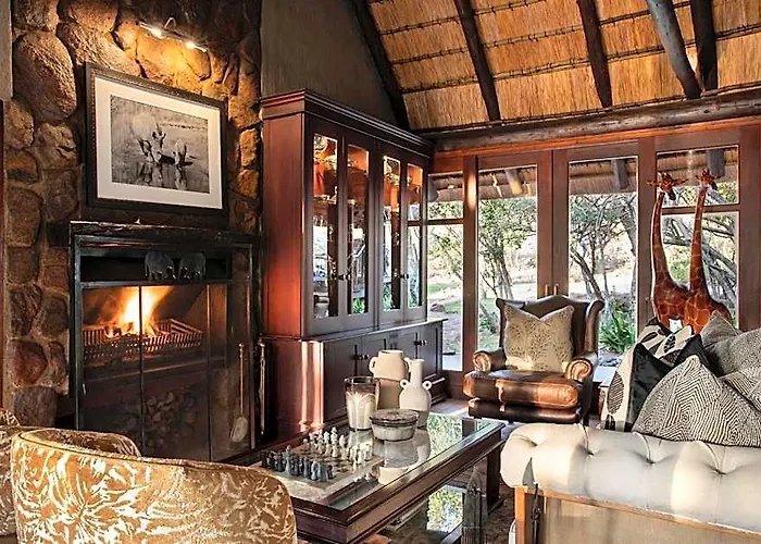 Ndlovu Safari Lodge