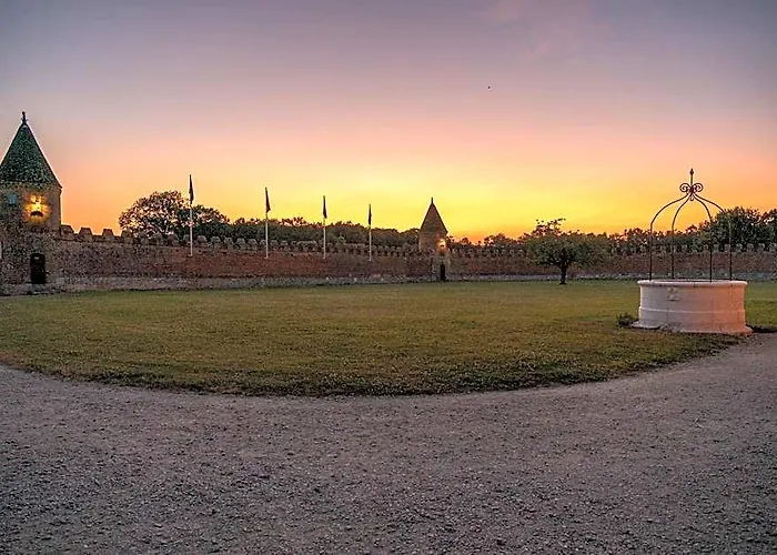 Chateau De Tilly