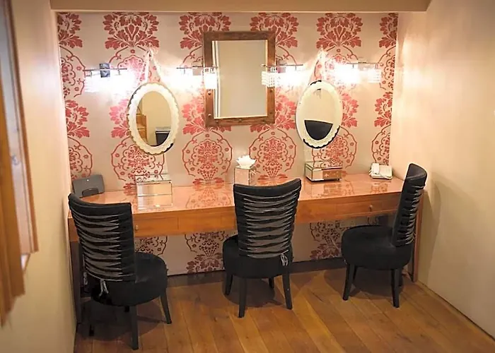 Glenskirlie Castle Hotel