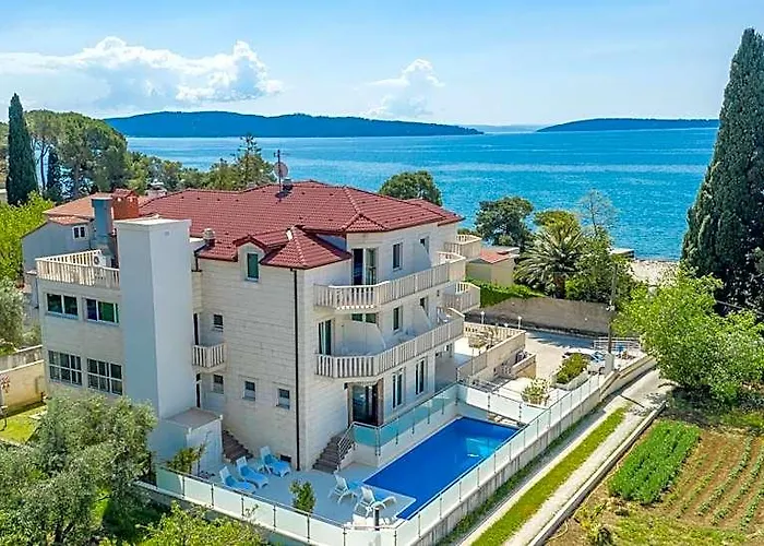 Hotel Riva Kastela With Swimming Pool